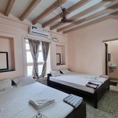 Sowmya Lodge Tiruchirappalli Exterior foto