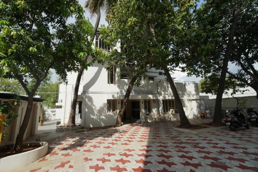 Sowmya Lodge Tiruchirappalli Exterior foto