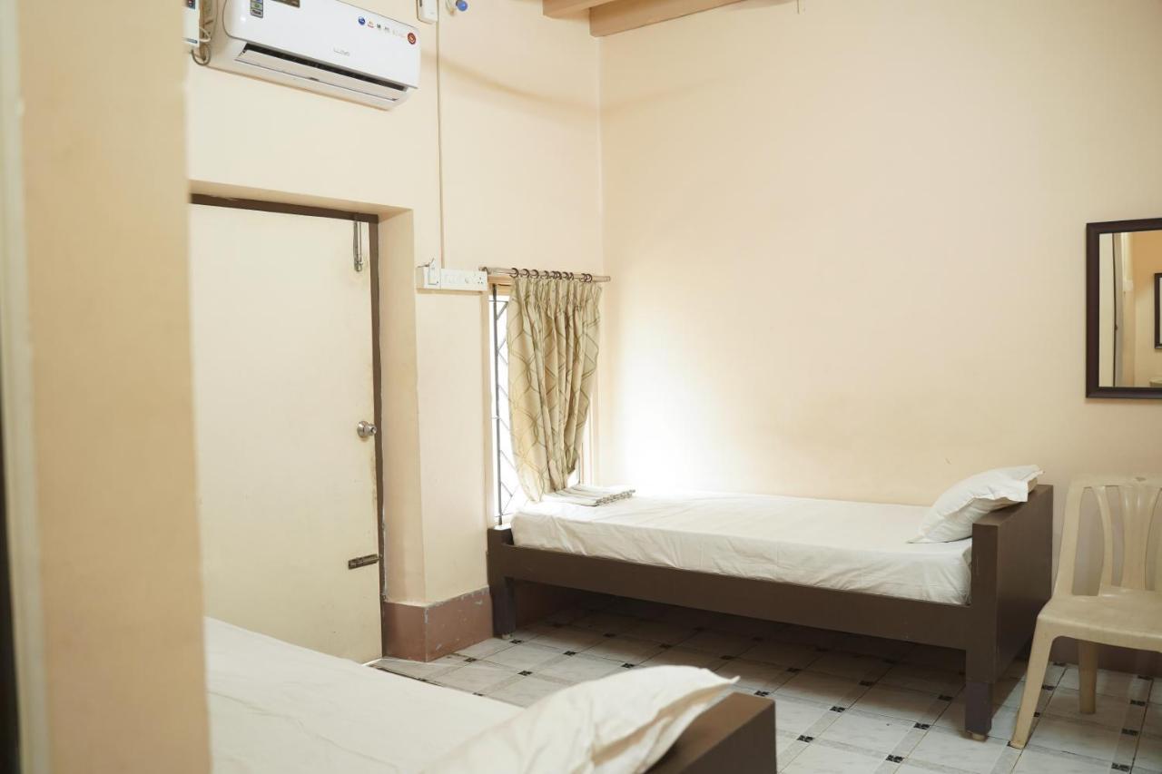 Sowmya Lodge Tiruchirappalli Exterior foto