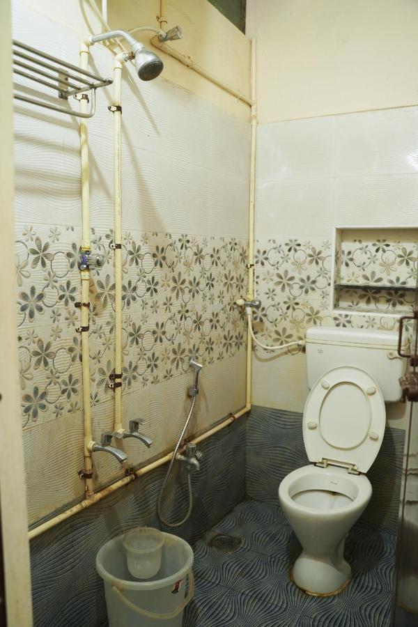 Sowmya Lodge Tiruchirappalli Exterior foto
