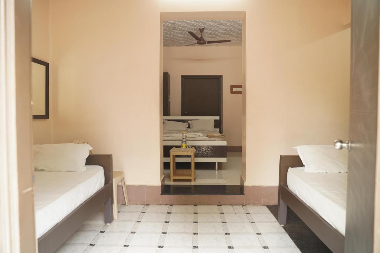 Sowmya Lodge Tiruchirappalli Exterior foto