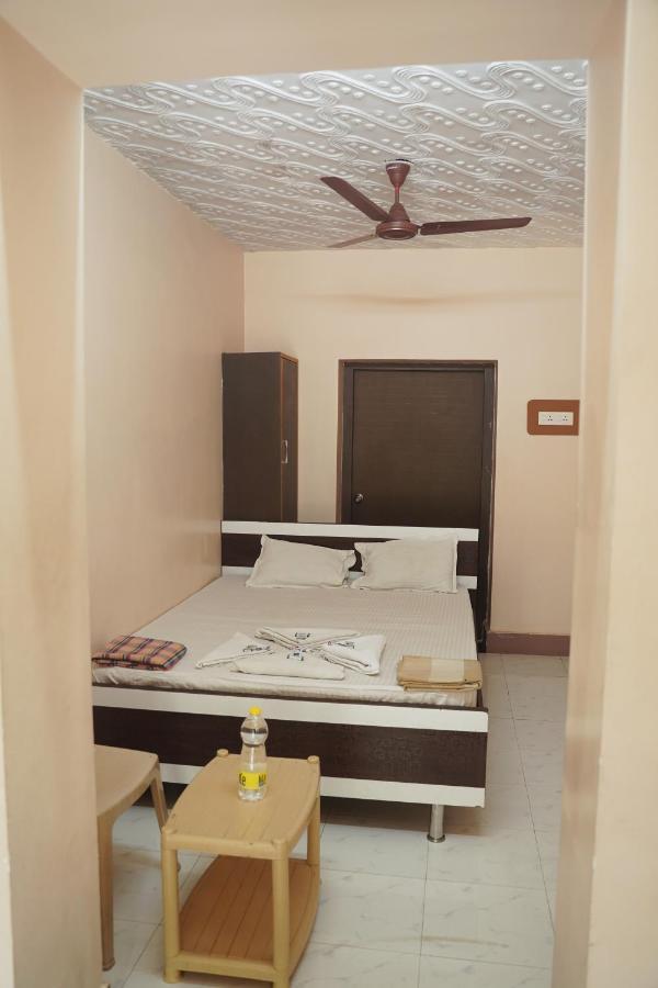 Sowmya Lodge Tiruchirappalli Exterior foto