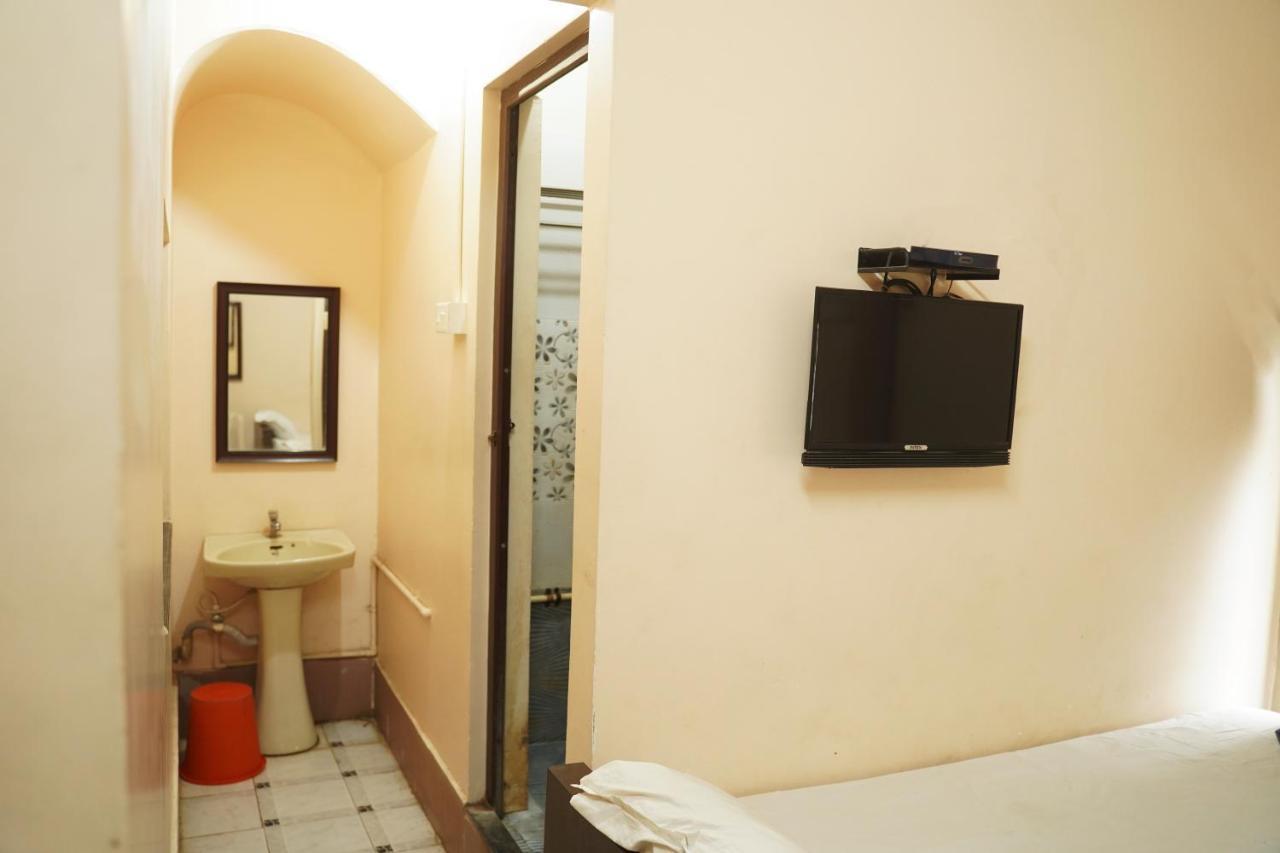 Sowmya Lodge Tiruchirappalli Exterior foto